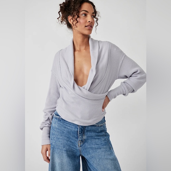 NEW Free People We The Free Hold Me
Close Pullover - Picture 4 of 16